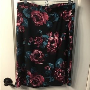 Jaclyn Smith flowered midi pencil skirt